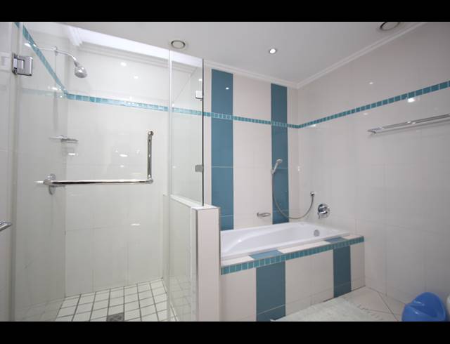 3 BEDROOM APARTMENT TO LET IN BEDFORD GARDENS